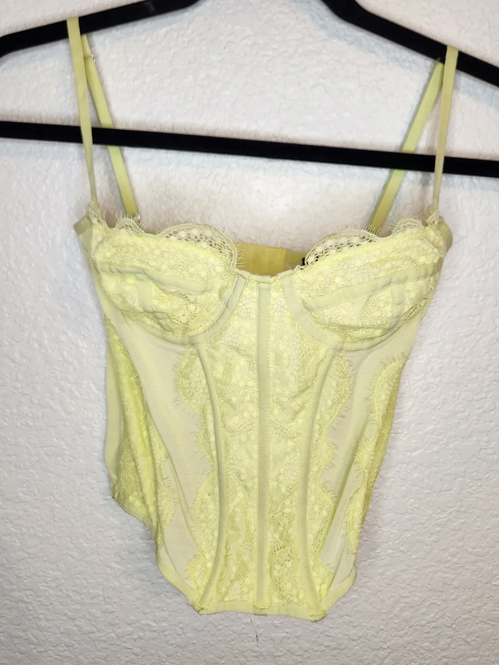 Out From Under Mordern Love Corset Lace Bustier Camisole in Pale Yellowsize M